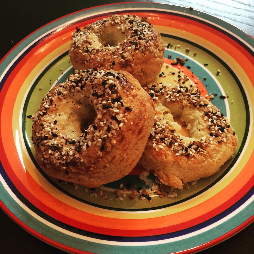 bagels with everything bagel seasoning