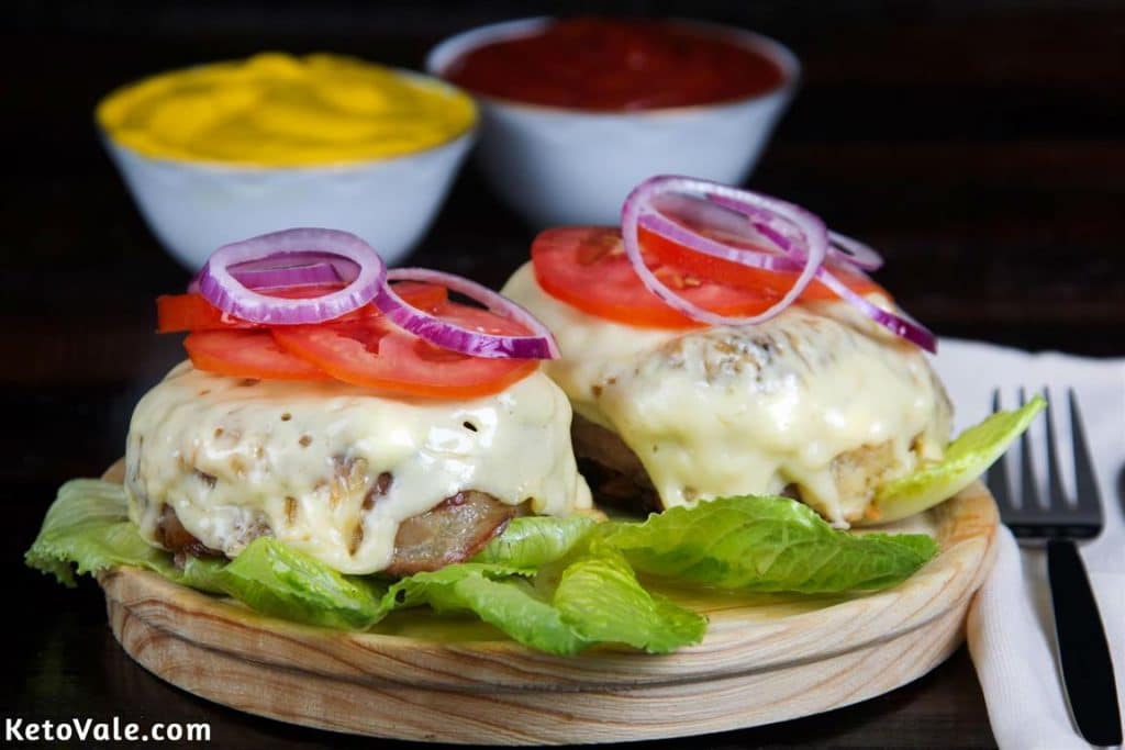 Hamburgers stuffed with Emmental Cheese