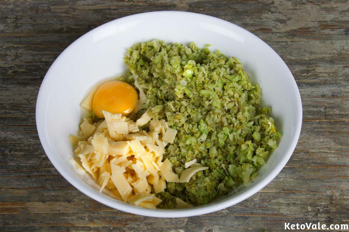 Keto Cheesy Broccoli Breadsticks Low Carb Recipe KetoVale