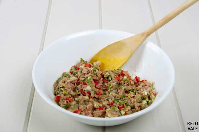 Well, the idea of using tuna for making fish cakes tickled m. Gordon Ramsay Spiced Tuna Fishcakes : Easy Spicy Tuna Fish Cakes Low Carb Gluten Free Recipe