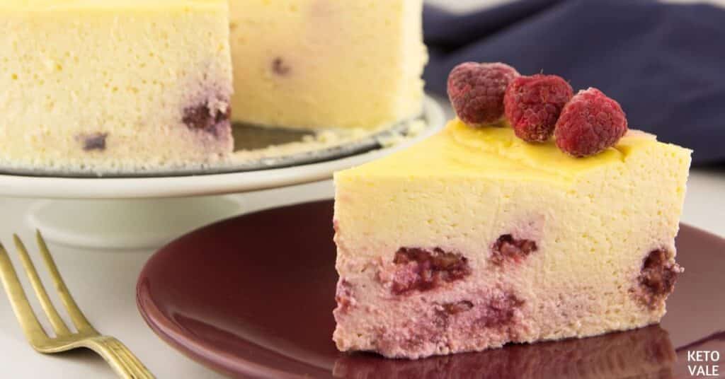 low carb raspberry cheesecake