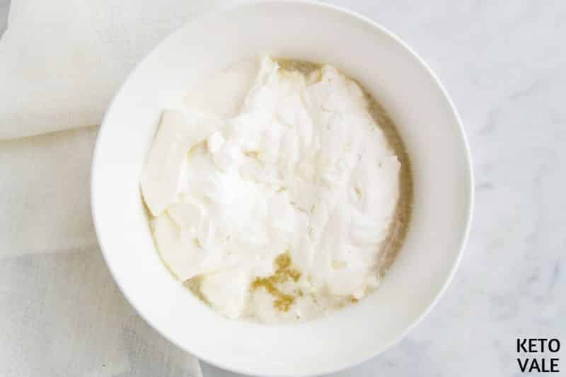 mix heavy cream gelatin