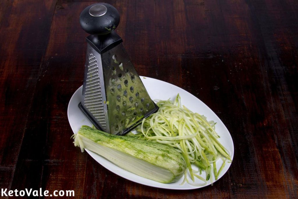 Slicing zucchini