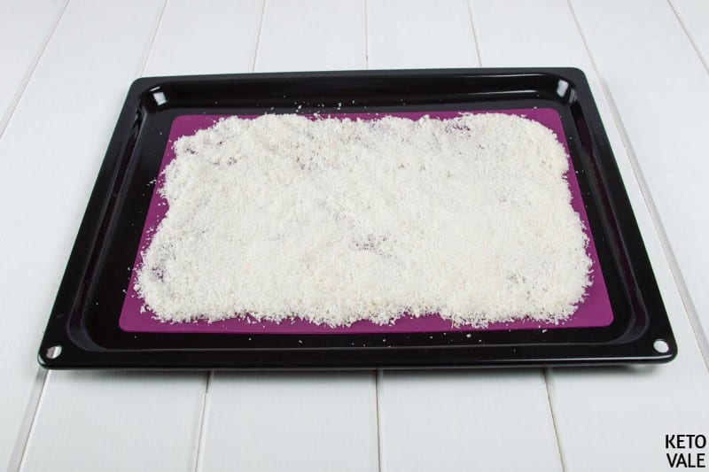 Spread Coconut On The Tray