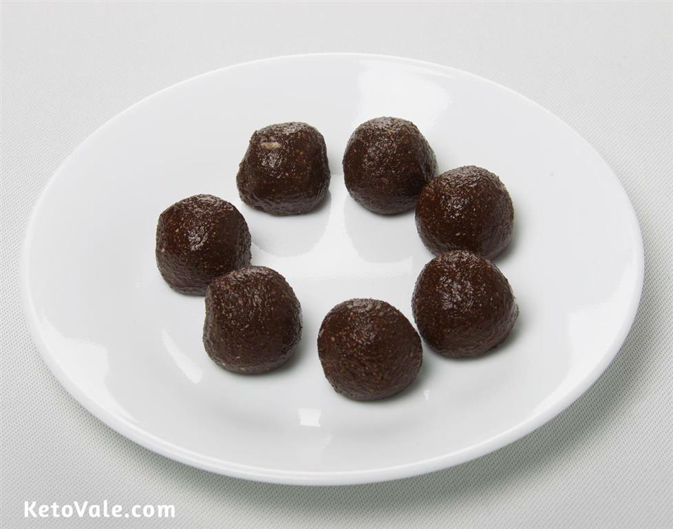 Making chocolate balls