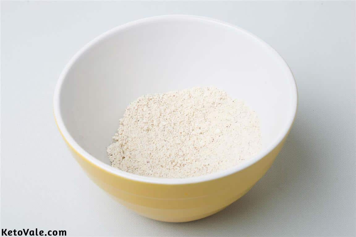 Mix baking powder, sweetener, coconut flour and protein powder
