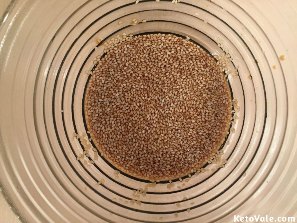 Making sesame sauce