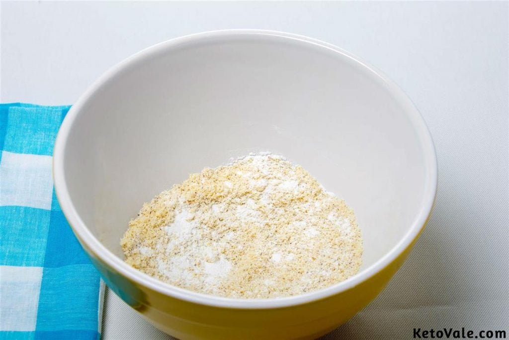 Mix almond, coconut flour and erythritol