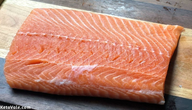 Wash and dry salmon filet