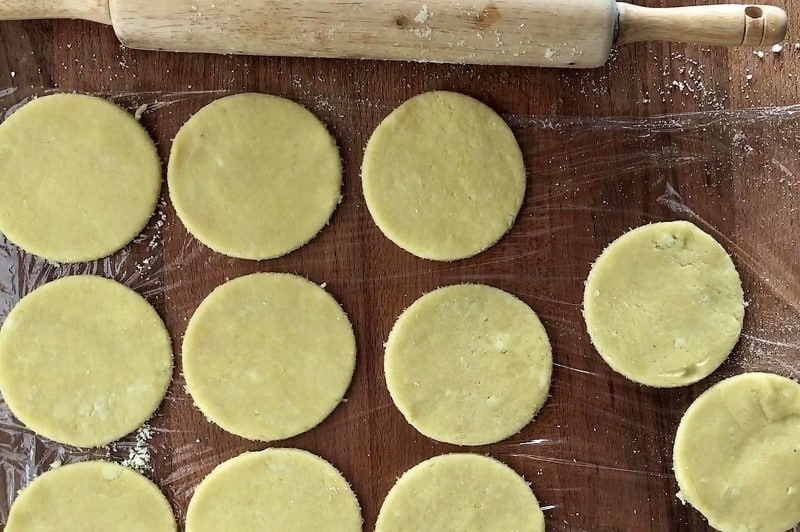 Cut dough into circle shapes