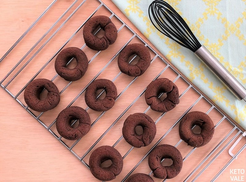 baking donuts in oven