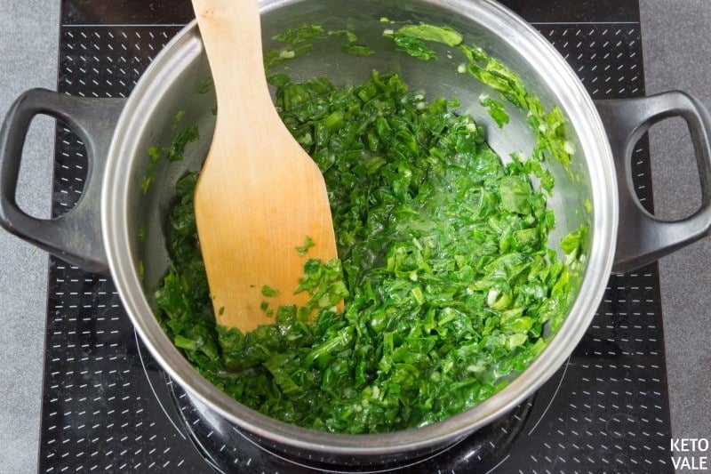 saute spinach with garlic butter