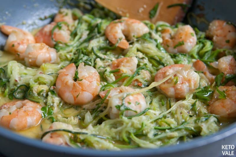 Keto Creamy Shrimp Alfredo with Zoodles Low Carb Recipe ...