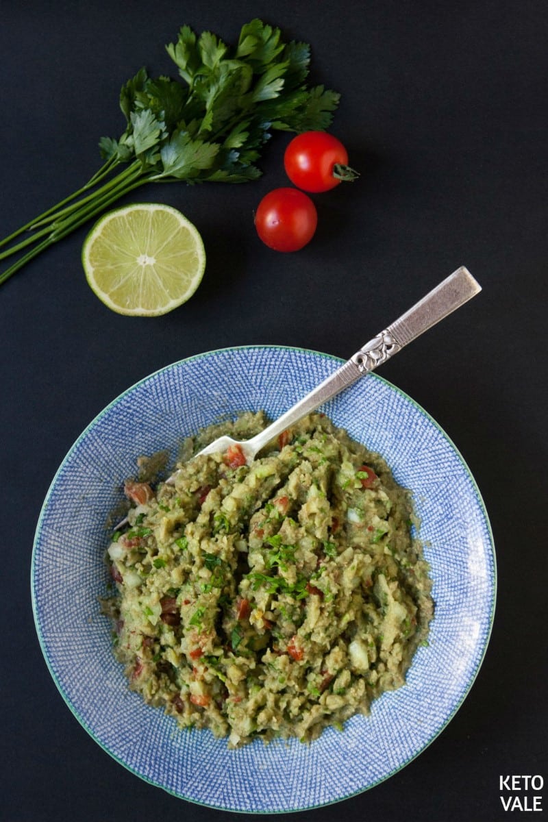 guacamole with onion and tomato