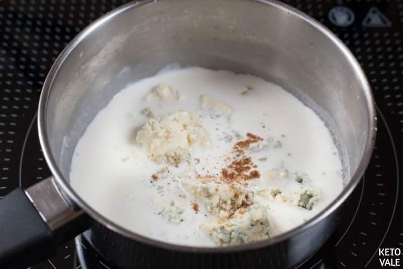 making gorgonzola sauce