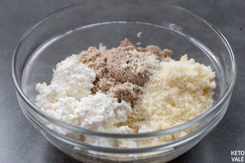 mix almond flour cauliflower rice eggs