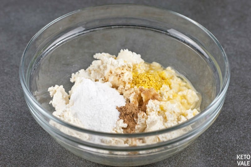 mix lemon zest cinnamon vanilla ricotta