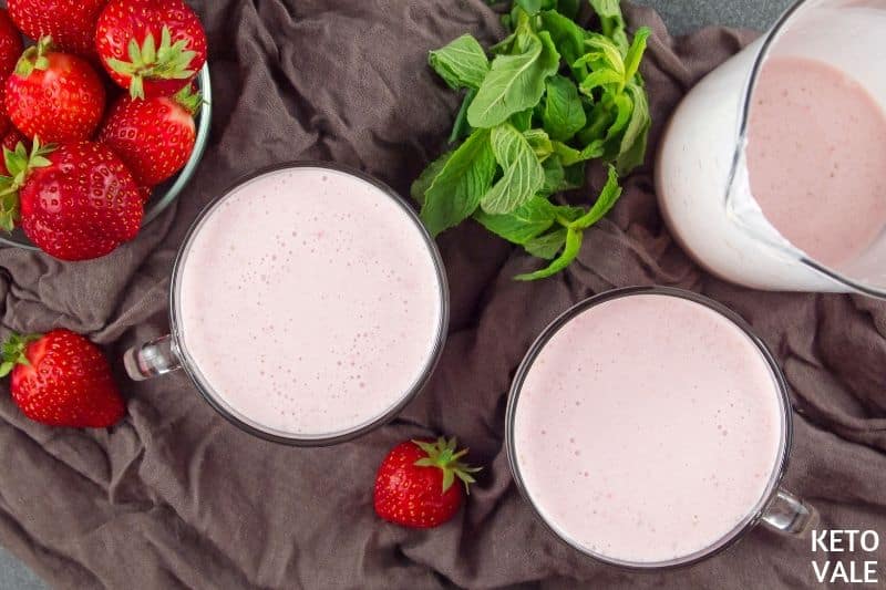 mix gelatin with strawberry yogurt