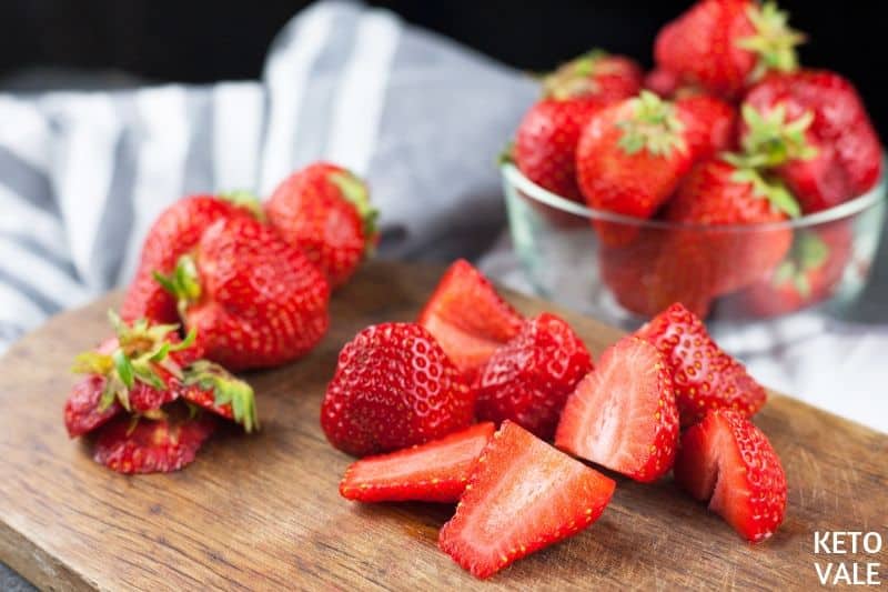 sliced strawberries