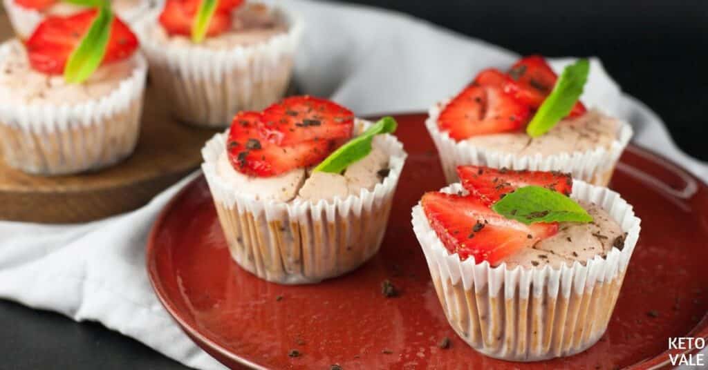 keto strawberry ricotta muffins