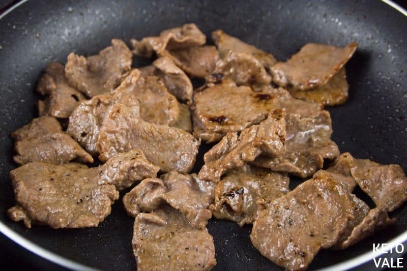 fry beef slices in oil