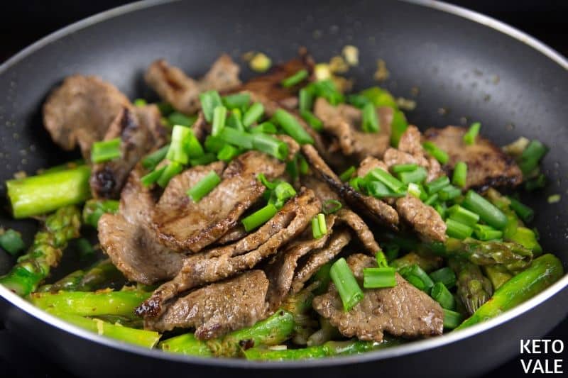 mix cooked beef asparagus