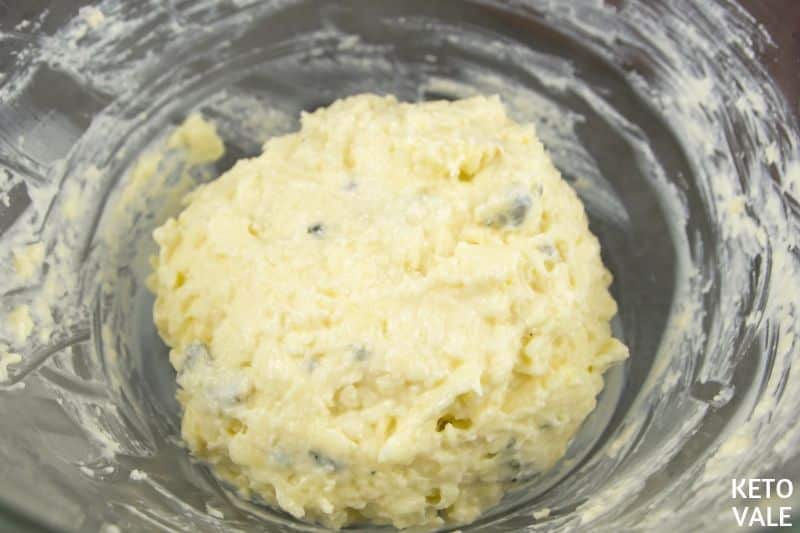 mix cream mozzarella blue cheese
