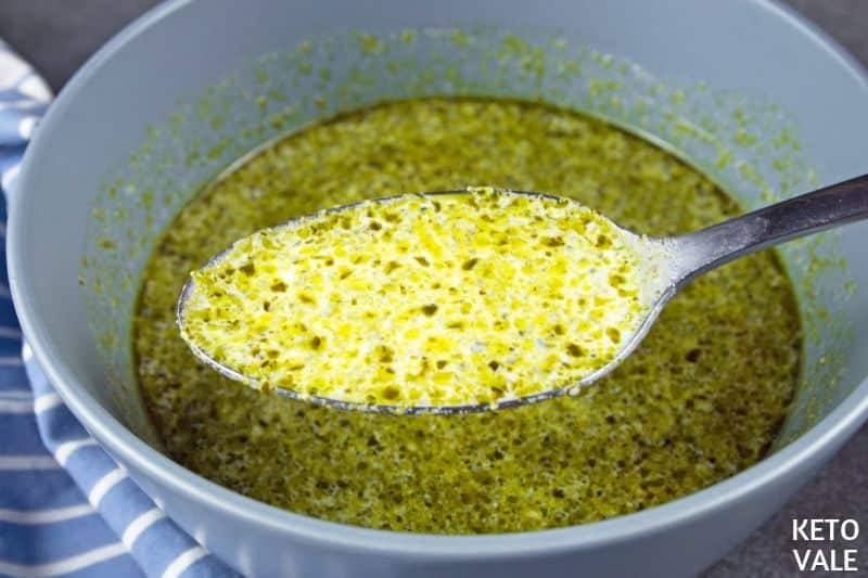 mix heavy cream garlic pesto