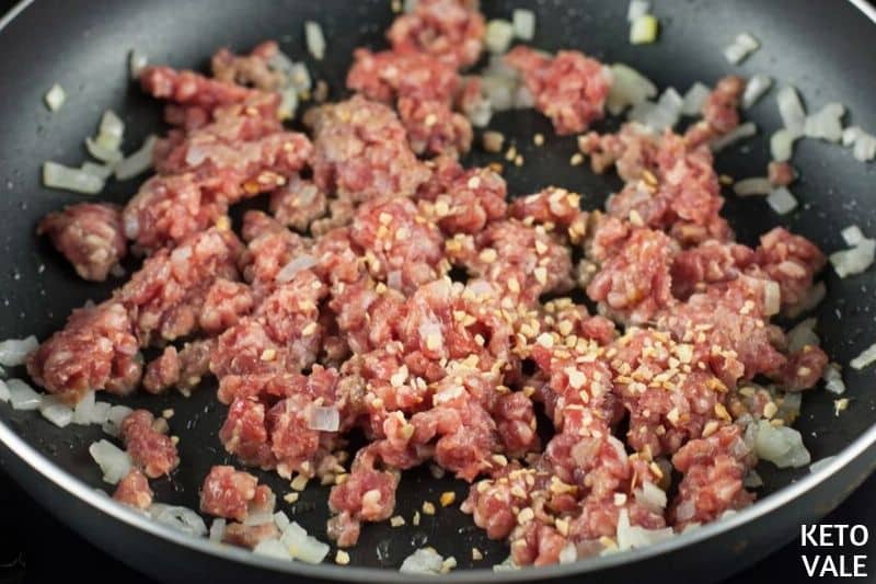 cook beef mince onion garlic