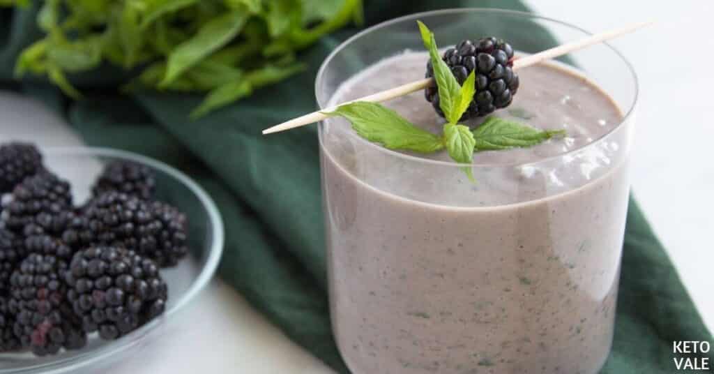 keto blackberry avocado smoothie