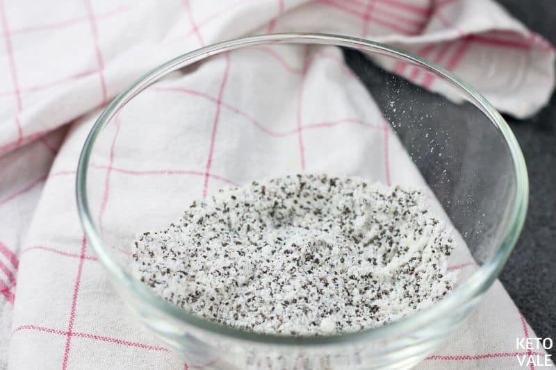 mix erythritol collagen and chia seeds