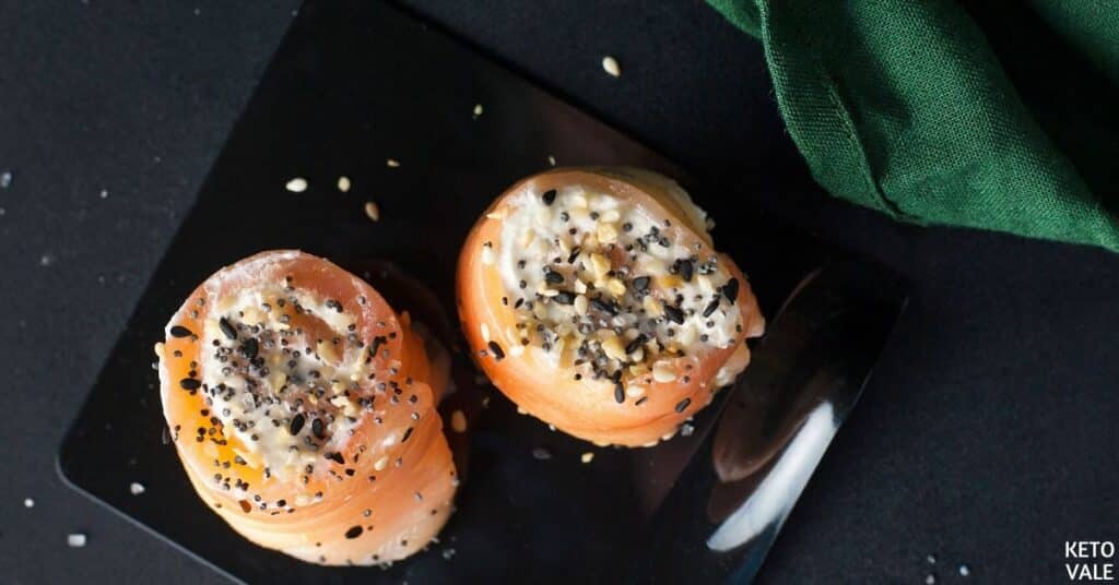 sesame salmon roll