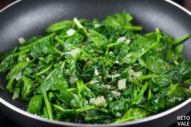 cook onion garlic spinach olive oil