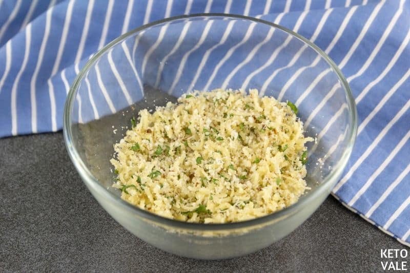 mix cheese almond flour parsley