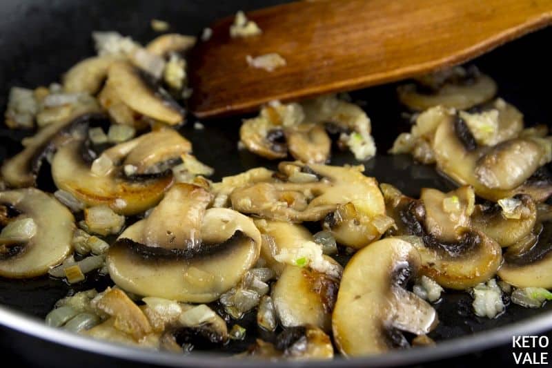 cook onion mushrooms butter