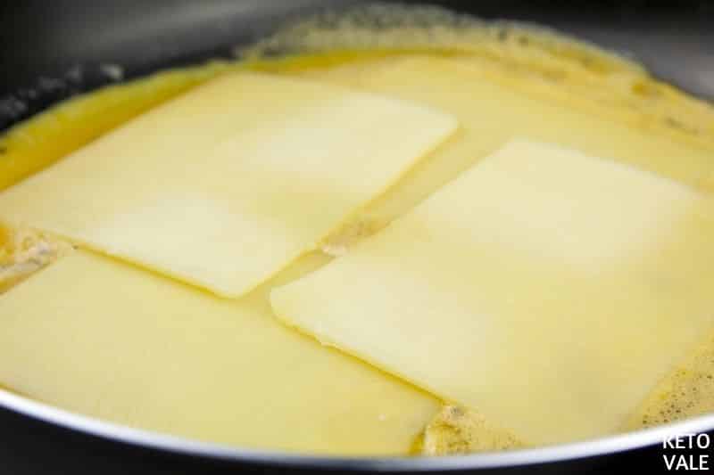 pour egg add gouda