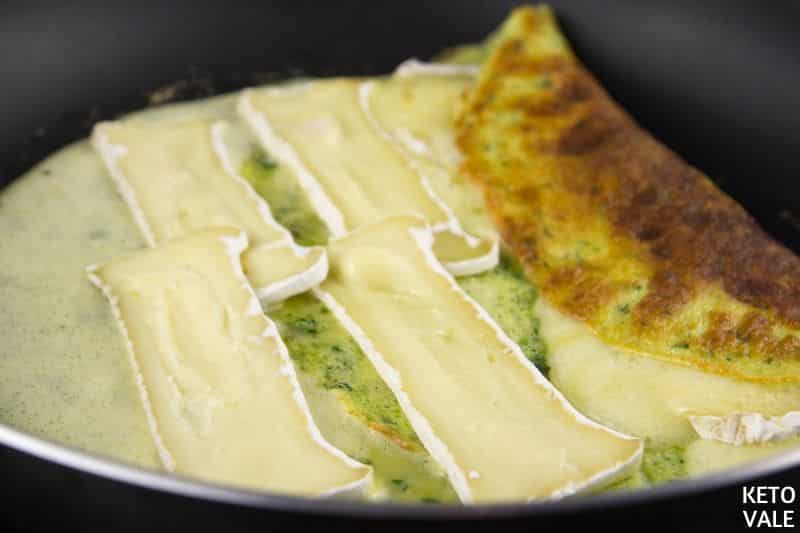 roll omelette pan