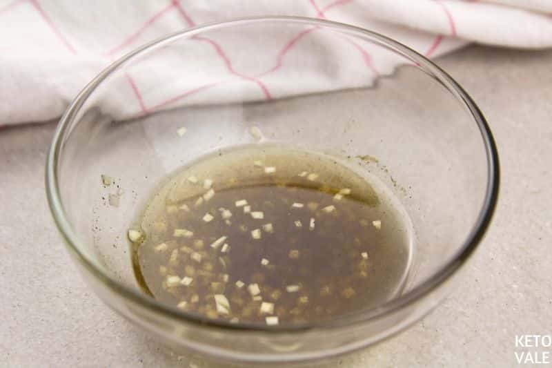mix olive oil garlic salt pepper