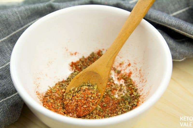 mix garlic paprika oregano