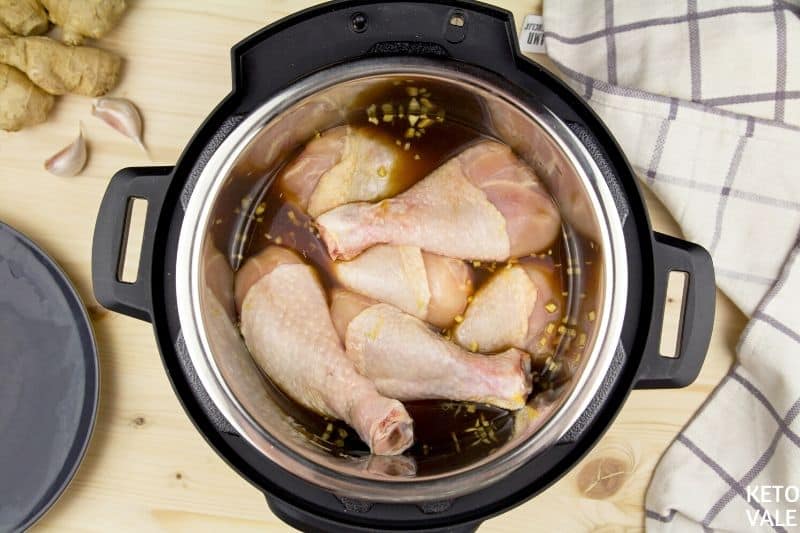 place drumsticks in instant pot