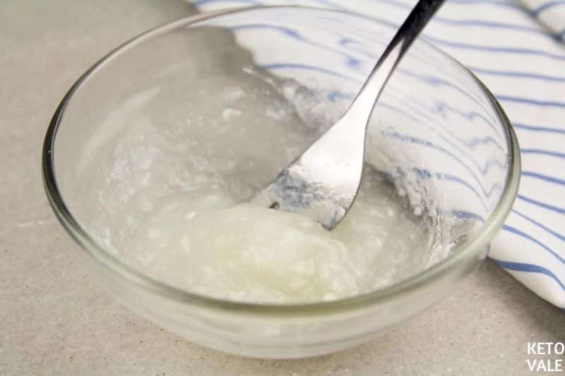 mix xanthan gum in water