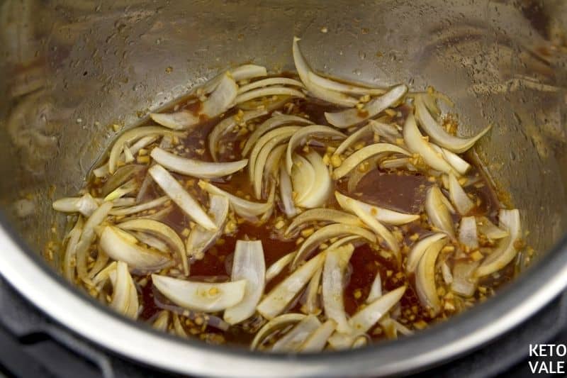 saute garlic onion vinegar